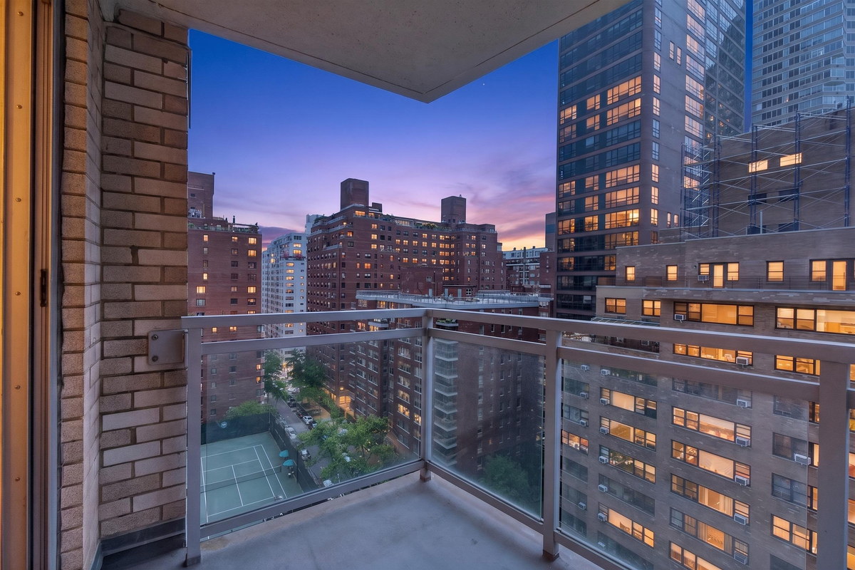400 East 56th Street #11N Manhattan twilight skyline